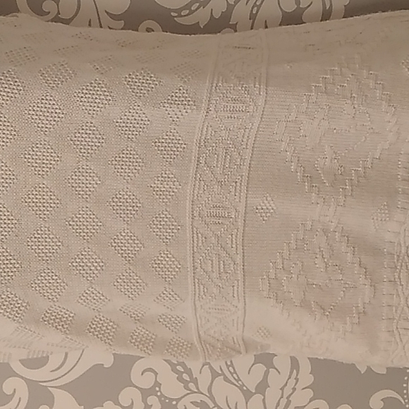 Crocheted, White Knit Sleeveless Top - Picture 5 of 6